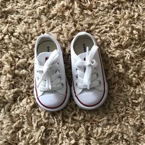 SOLD White Converse Sz 4c